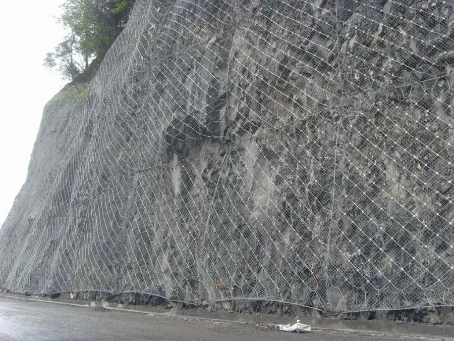 黎母山镇山体护坡